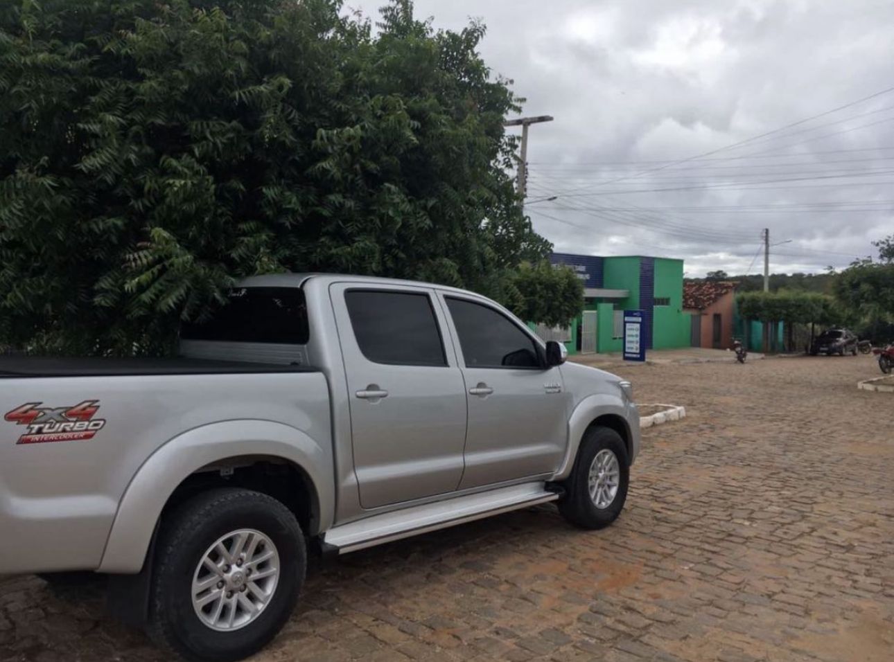 Caminhonete Hilux Prata Tomada Em Assalto Na Zona Rural De Paulistana